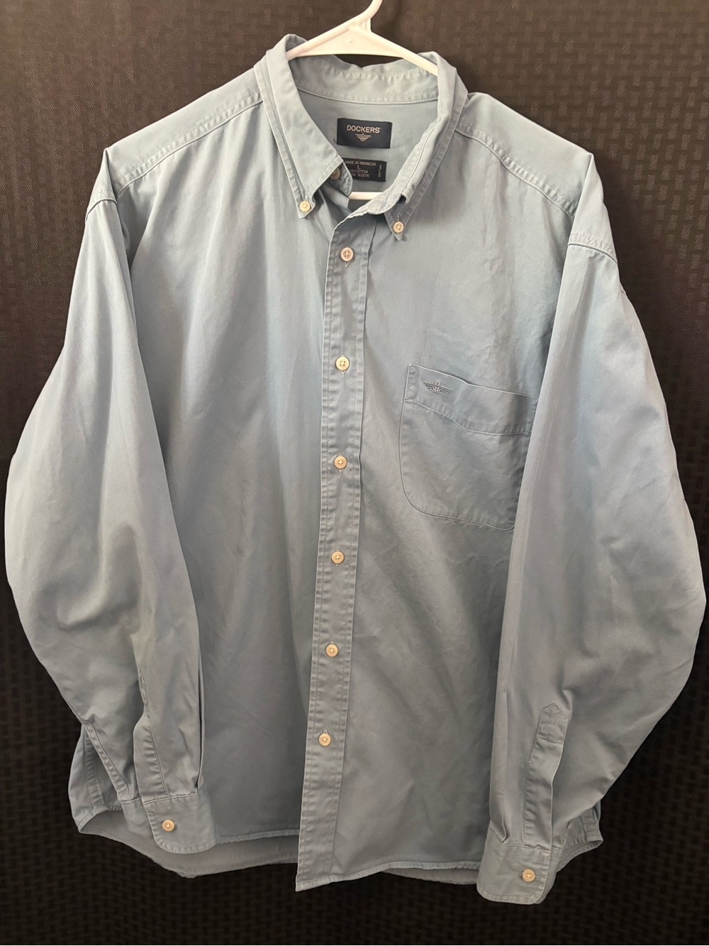 Dockers Men's Light Blue Button-Down Casual Shirt